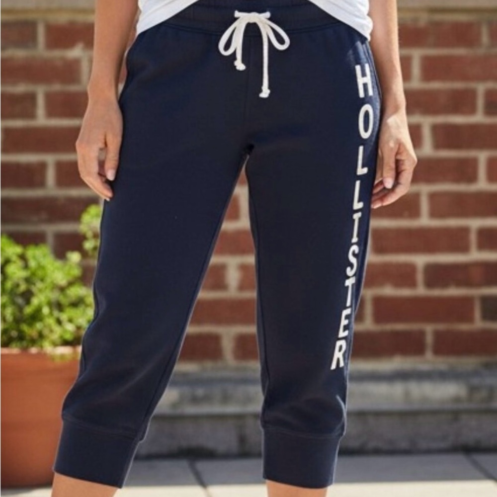 Hollister Navy Capris sweatpants with White Drawstring